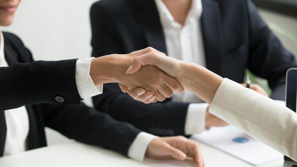 Signature d'un contrat de travail en Suisse par un frontalier